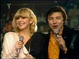 63 v roce 1980, vytvořila roli elišky v podskalského, smoljakově a svěrákově filmovém muzikálu, trhák. Karel Gott A Hana Zagorova Davne Lasky 1980 Youtube