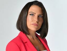 Ece Üner Kiminle Evli? Halk TV Ana Haber Sunucusu Kimdir?