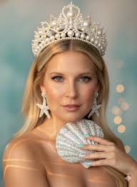 Had fun with these:) Prompts will be posted under each photo comment!