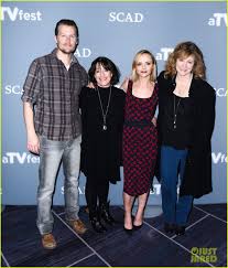 795,407 likes · 24,004 talking about this. Christina Ricci Reveals What Her Son Thinks When He Sees Her On Tv Photo 3852801 Christina Ricci Pictures Just Jared