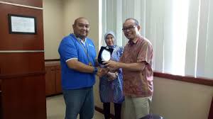 Hotel Management Binus Receive Best Partner Award For Hospitality Category At Tei 2018