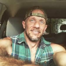 Wayne Hoyt's Instagram, Twitter & Facebook