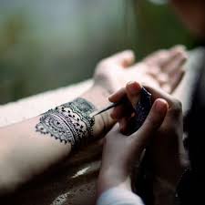 Artistic impressions tattoo studio offers custom body art services to the people of houston and the surrounding areas. The 10 Best Henna Artists In Houston Tx With Free Estimates