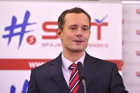 A literal translation of the name to english is a stroll. Prochazka Ak Vlada Chce Posilnit Pravny Stat Ma Konat Nie Zartovat Galeria Topky Sk