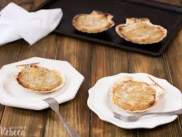 If they cook it too much, inside the filo pastry could become really tough. La Cocina De Rebeca Vieiras Rellenas De Pescado Y Marisco