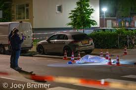 Eén van de agenten ligt nog in het ziekenhuis. Joey Bremer On Twitter De Schietpartij Van Zaterdag Jl In Dordrecht Houdt Mogelijk Verband Met Een Eerdere Schietpartij Op 15 Maart Jl Zaterdag Kwam Johnny Henriques Om Het Leven Zijn Broer En