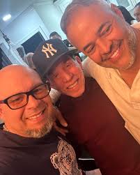 Amaury Veloz's Instagram, Twitter & Facebook