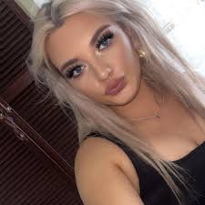 Corina Lockhart's Instagram, Twitter & Facebook