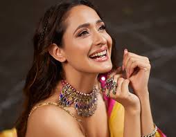 Sukriti Projects :: Photos, videos, logos, illustrations and branding ::  Behance