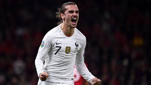 Euro 2020 Le Createur D Olive Et Tom Honore L Equipe De France Avec Une Creation Speciale 90min
