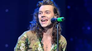 Generally speaking, harry styles's hairstyle has remained static since his rise to fame, always looking for the best men's hair clay on the market? Harry Styles Cut Off His Hair And People Are Losing Their Minds Gq