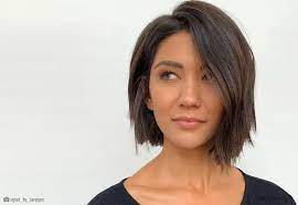 Medium hair for oval face. 21 Flattering Short Haircuts For Oval Faces In 2021 In 2021 Oval Face Haircuts Oval Face Hairstyles Short Haircuts For Oval Faces