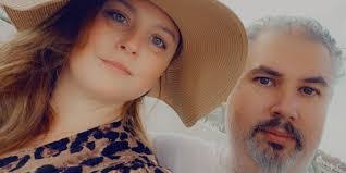 Ann Unger's Instagram, Twitter & Facebook