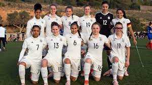 Die aserbaidschanische fußballnationalmannschaft der frauen repräsentiert den staat aserbaidschan im internationalen frauenfußball. U 17 Juniorinnen Frauen Nationalmannschaften Mannschaften Dfb Deutscher Fussball Bund E V