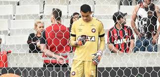 Evolução do valor de mercado e tabelas. Atletico Pr Defende Que Goleiro Usou Celular Para Campanha Maio Amarelo Futebol Fera