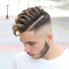 Potongan rambut pendek memiliki berbagai macam model dan disesuaikan dengan bentuk wajah. Pin Van Syu Op Hairstyle Kapsel Man Kort Haar Mode Kapsels