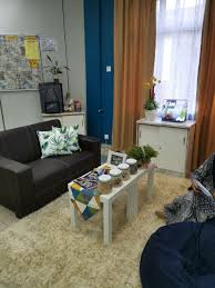 In sanskrit, guru means literally dispeller of darkness. What Is Bilik Guru In English