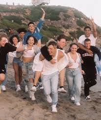 Hype House In 2020 Friend Photoshoot Choreography Videos Taylor Holder