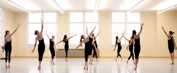 Luni si joi de la 20.00 la 21.00 in sala scolii de dans the sky. Curs Acreditat Instructor De Dans In IaÈ™i Dance Sport Academy