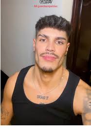 Humor en la Isla de las Tentaciones 4: Diálogo cómico entre un  guardaespaldas y su protegido