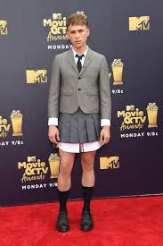 Even though the director is dominating, the image is still created by the artist himself. Tommy Dorfman At The Mtv Movie Tv Awards 2018 Red Carpet Photos At Movie N Co