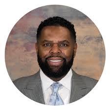 Larry Ealy's Instagram, Twitter & Facebook