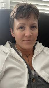 Jen Jarosik's Instagram, Twitter & Facebook