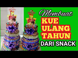 Dihimpun dari berbagai sumber, simak ucapan ulang tahun islami di bawah ini, yuk! Cara Membuat Kue Ulang Tahun Dari Snack How To Make Birthday Cake From Snack Youtube