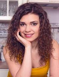 Herečka denisa pfauserová se narodila 2.ledna 1989 v praze, její rodiče i starší bratr jsou ekonomové. Denisa Pfauserova Filmova Mista Cz