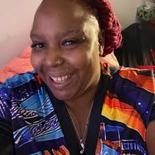 Who can do locs in Muncie?