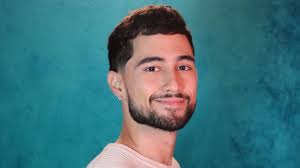 Non-union actor seeking opportunities in Los Angeles