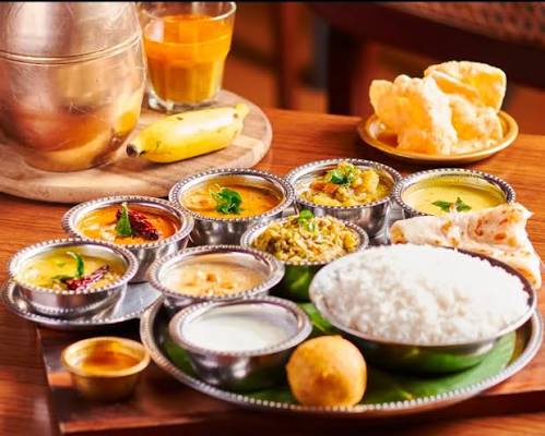 Tiffin Centre is a fine dining outlet located opposite Boarding Gate 2 in the Domestic Security Hold Area (SHA) of Terminal 1 at Kempegowda International Airport, Bengaluru. Special curated by Executive Chef
