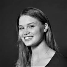 Monique Bateman's Instagram, Twitter & Facebook