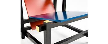 Rietveld songeait à une production industrielle de la chaise qui ne vit pas le jour. The Red And Blue Chair By Gerrit Rietveld When A Piece Of Furniture Redefines Modernity Design Market La Revue