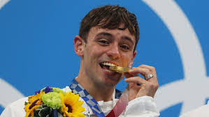 Carmelo Aleman's Instagram, Twitter & Facebook