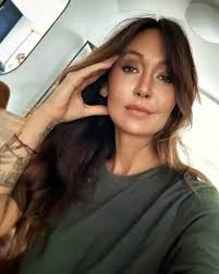 Jessica Chobot loves tattoo. #JessicaChobot #host #expeditionx #marvel