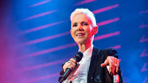 Roxette are a swedish pop rock duo, consisting of marie fredriksson (vocals and keyboards) and per gessle (vocals and guitar). Roxette Lead Singer Marie Fredriksson Dies Aged 61 Youtube