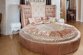 The round mirror is there to match the whole theme. Whatever Happened To Those Round Beds From The 80s Home Stratosphere