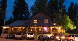 The Coziest Place For A Winter Southern California Meal The Grill At Antlers Inn Is Comfort Food At Its Finest Cozy Place Southern California Socal Travel