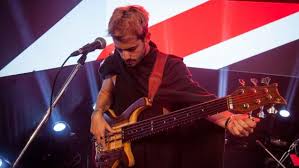 1999 — 2002 — juan carlos baglietto. El Sueno Del Pibe Llegar A Abbey Road El Cordobes Que Gano El Certamen Y Viajara A Londres Con Su Banda Musica La Voz Del Interior