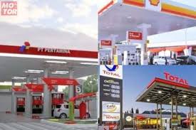 Bagi indonesia, terutama dari dunia dengan harga minyak yang turun di dalam kondisi ekonomi yang sedang tertekan, mungkin ini menjadi bentuk positif dalam artian bisa stimulate, tidak membebani. Harga Bensin Turun Karena Banderol Minyak Dunia Anjlok Lagi Simak Harga Bbm Pertamina Dan Swasta Terkini Semua Halaman Motorplus