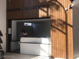 Creativ Mobilier A L Instant Agencement Sur Mesure De Cet Espace Accueil Billetterie Madeinfrance Mobilier Accueil Architectu Architecture Espace Design