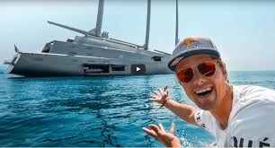 Jon olsson competes in both freestyle and ski racing. Jon Olsson Spanar In Superyachten A