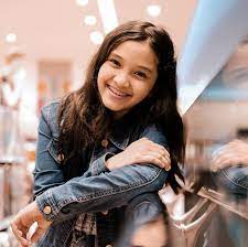 Demikianlah informasi terbaru seputara nay seorang gamer sekaligus youtuber sukses yang kami bahas secara lengkap meliputi biodata nay, profil, akun media sosial dan akun youtubenya. 10 Potret Youtuber Cilik Naisa Alifia Kecil Tapi Sudah Jadi Jutawan