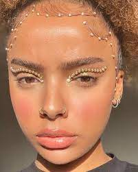 These Are 12 Best 2020 Makeup Trends From Instagram That Are Going To Be Everywhere In The New Year Think Waterco Fashion Makeup Beautiful Makeup Cute Makeup