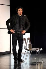 Fiatalon kezdett zenélni, zenei tagozaton végezte általános iskoláját. Nagy Ervin