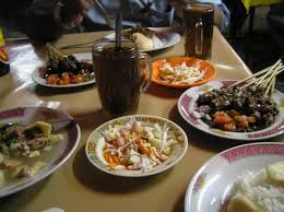 ᮊᮧᮒ ᮘᮔ᮪ᮓᮥᮀ) adalah kota metropolitan terbesar di provinsi jawa barat, sekaligus menjadi ibu kota provinsi tersebut. Referensi Tempat Kuliner Enak Dari Pak Menteri Jalanbareng Com