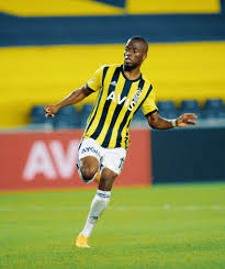 Vedat muriqi'nin lazio'ya transferinin açıklanmasının beklendiği fenerbahçe, golcü oyuncu enner valencia ile anlaştı. Rabona Sports On Twitter Enner Valencia Valencia Fenerbahce Sk