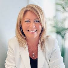 Kerri Schmidt's Instagram, Twitter & Facebook