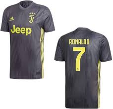 Juventus home jersey for the season 2018/2019, produced and designed by adidas is available in juventus official online store. Adidas Juventus Turin Trikot 3rd Herren 2019 Ronaldo 7 Grosse Xl Amazon De Bekleidung
